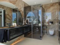 Villa for sale in Estepona