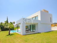 Villa for sale in Estepona