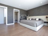 Villa for sale in Estepona