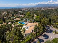 Villa for sale in Marbella East