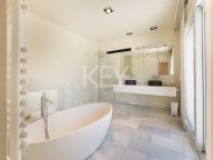 Villa for sale in Marbella East