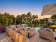 Villa for sale in Marbella East