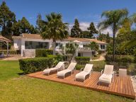 Villa for sale in Marbella East