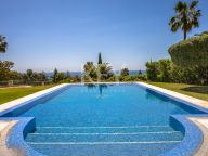 Villa for sale in Marbella East