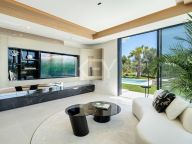 Villa for sale in Rio Real, Marbella East