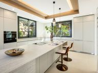 Villa for sale in Rio Real, Marbella East