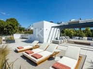 Villa for sale in Rio Real, Marbella East