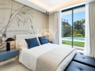 Villa for sale in Rio Real, Marbella East