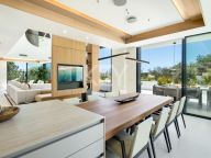 Villa for sale in Rio Real, Marbella East