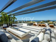 Villa for sale in Rio Real, Marbella East