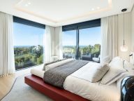 Villa for sale in Rio Real, Marbella East