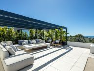 Villa for sale in Rio Real, Marbella East