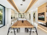 Villa for sale in Rio Real, Marbella East