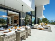 Villa for sale in Rio Real, Marbella East