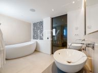 Duplex Penthouse for sale in Aloha, Nueva Andalucia