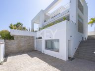 Villa for rent in Benahavis