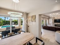 Villa for sale in Nueva Andalucia