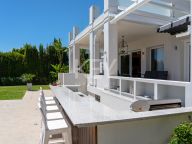 Villa for sale in Nueva Andalucia
