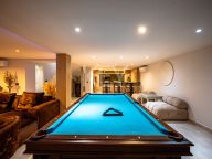 Villa for sale in Nueva Andalucia