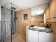 Villa for sale in Nueva Andalucia