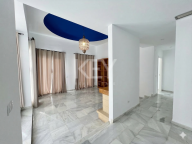 Villa for sale in Marbella - Puerto Banus