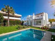 Villa for sale in Marbella - Puerto Banus