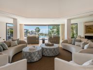Villa for sale in El Herrojo, Benahavis