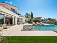 Villa for sale in El Herrojo, Benahavis