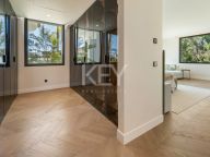 Villa for sale in El Herrojo, Benahavis