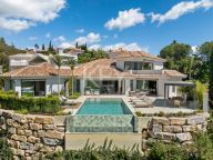 Villa for sale in El Herrojo, Benahavis