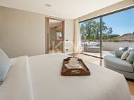Villa for sale in El Herrojo, Benahavis