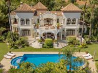 Villa for sale in Sierra Blanca, Marbella Golden Mile