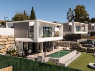 Villa for sale in Valle Romano, Estepona