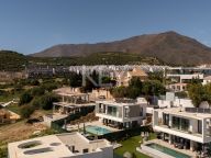 Villa for sale in Valle Romano, Estepona