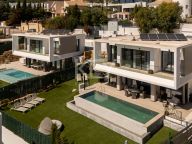 Villa for sale in Valle Romano, Estepona