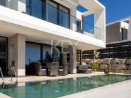 Villa for sale in Valle Romano, Estepona