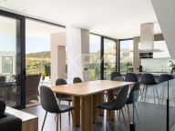 Villa for sale in Valle Romano, Estepona