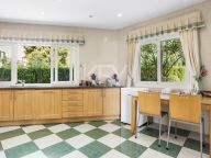Villa for sale in Paraiso Alto, Benahavis