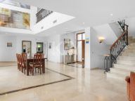 Villa for sale in Paraiso Alto, Benahavis