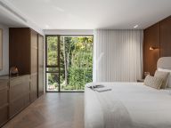Villa for sale in El Herrojo, Benahavis