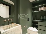 Villa for sale in El Herrojo, Benahavis