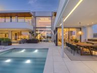 Villa for sale in Casares