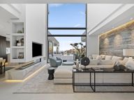 Villa for sale in Casares