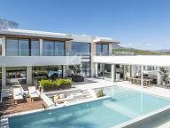 Villa for sale in Casares