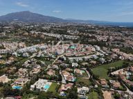 Villa for sale in El Paraiso, Estepona