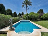 Villa for sale in El Paraiso, Estepona