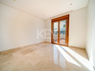 Villa for sale in Benahavis