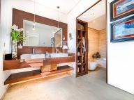 Villa for sale in Benahavis