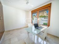 Villa for sale in Benahavis