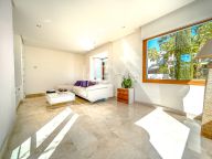 Villa for sale in Benahavis
